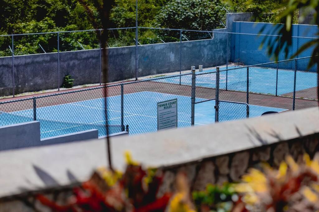 Pyramid Point Manor Vila Ocho Rios Exterior foto